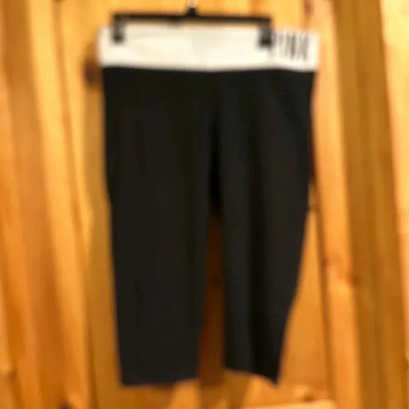 Pink Victoria Secret Black and White yoga capris leggings  Size Large - Picture 2 of 5